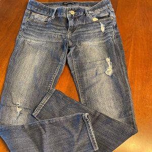 Womens size 6 distressed jeans. Express. Great condition!